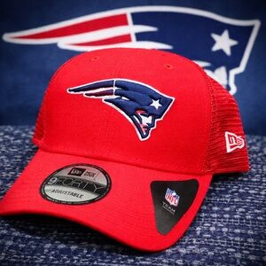Mens NE Patriots Mesh Trucker Cap